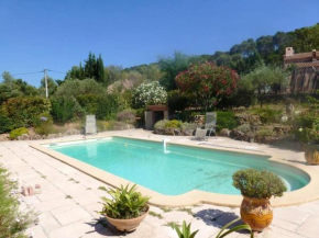 Studio charmant à Pierrefeu-du-Var, 20 m², piscine partagée